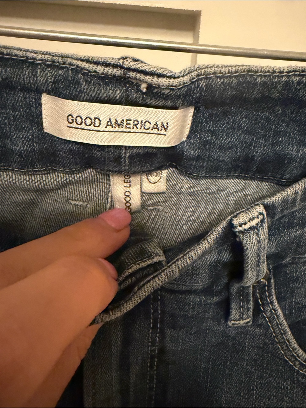 Good American Good Leg Jeans medium Wash denim Size 10/30 Light Distressed - Picture 3 of 3